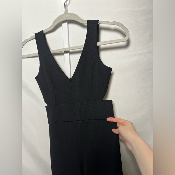 Rolla Coster Black Sleeveless Jumpsuit with V-Neck - Picture 4 of 6